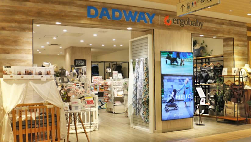 DADWAY Ergobaby ルクア大阪店 デジタルサイネージ