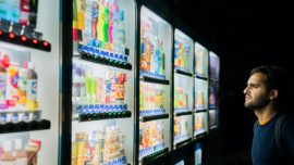 話題のブレード型3dホログラムディスプレイとは 圧倒的なインパクトで集客効果抜群 Nstg デジタルサイネージ事業部